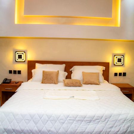 Hotel L'Apero Cotonou Eksteriør billede