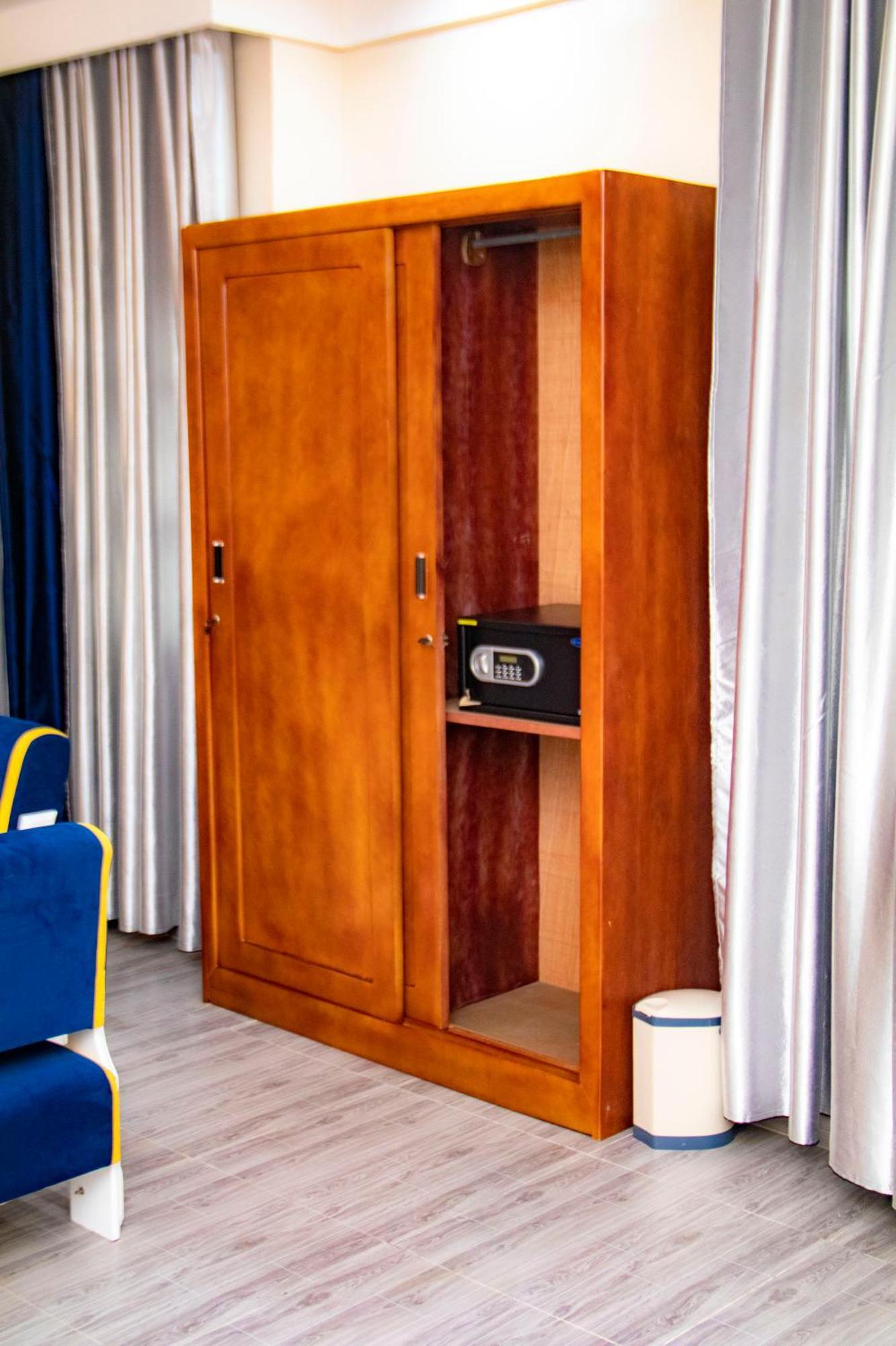Hotel L'Apero Cotonou Eksteriør billede