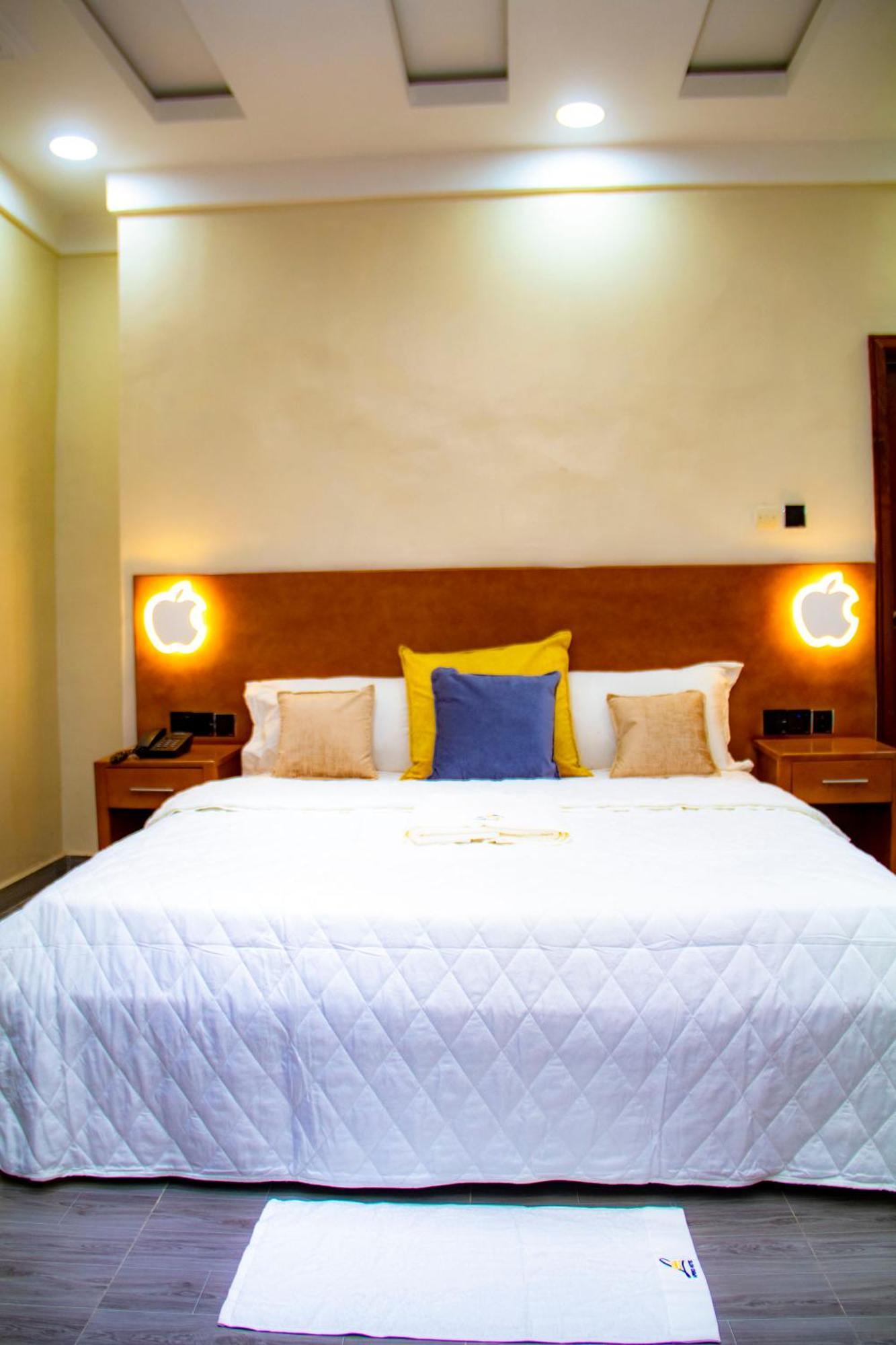 Hotel L'Apero Cotonou Eksteriør billede