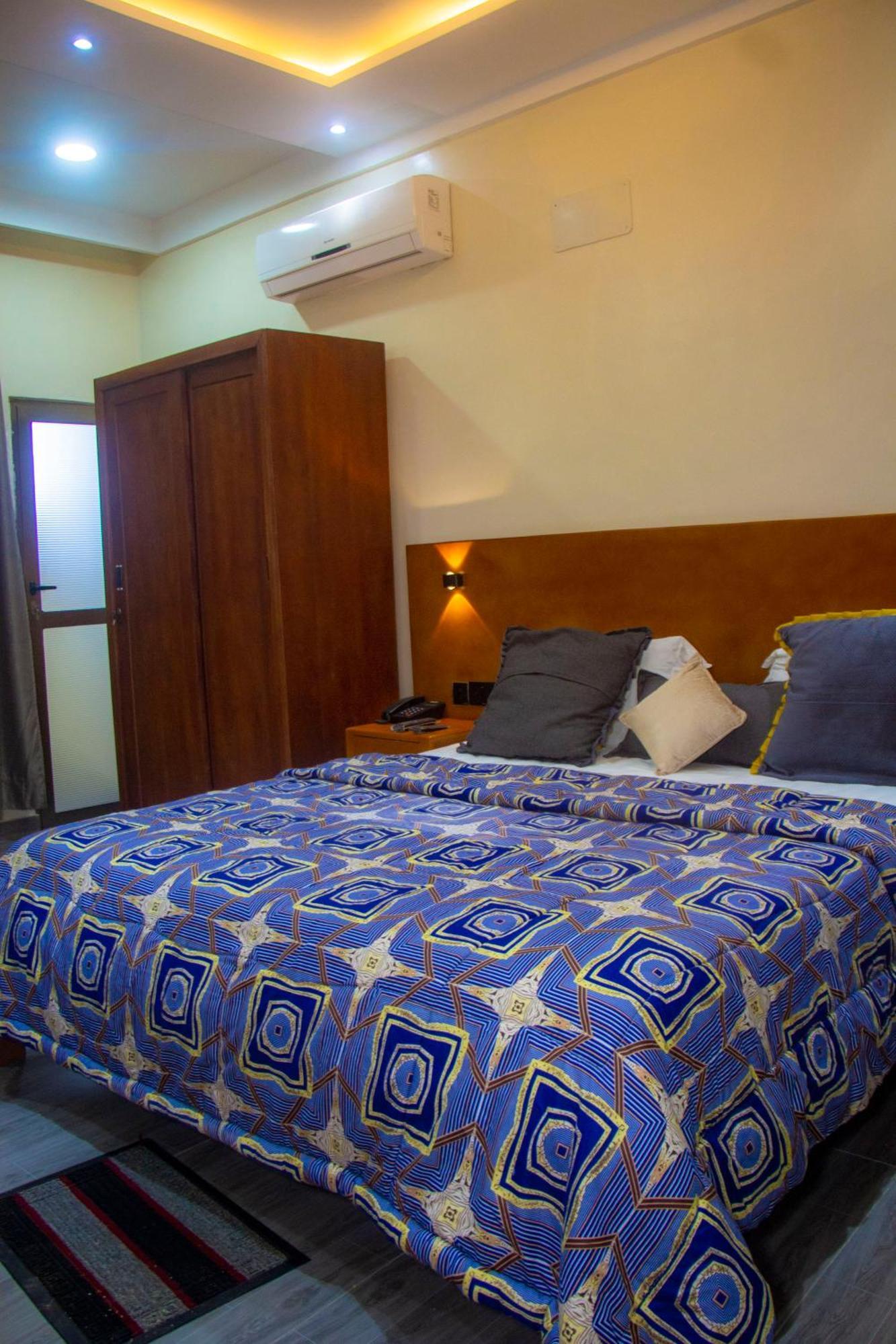Hotel L'Apero Cotonou Eksteriør billede