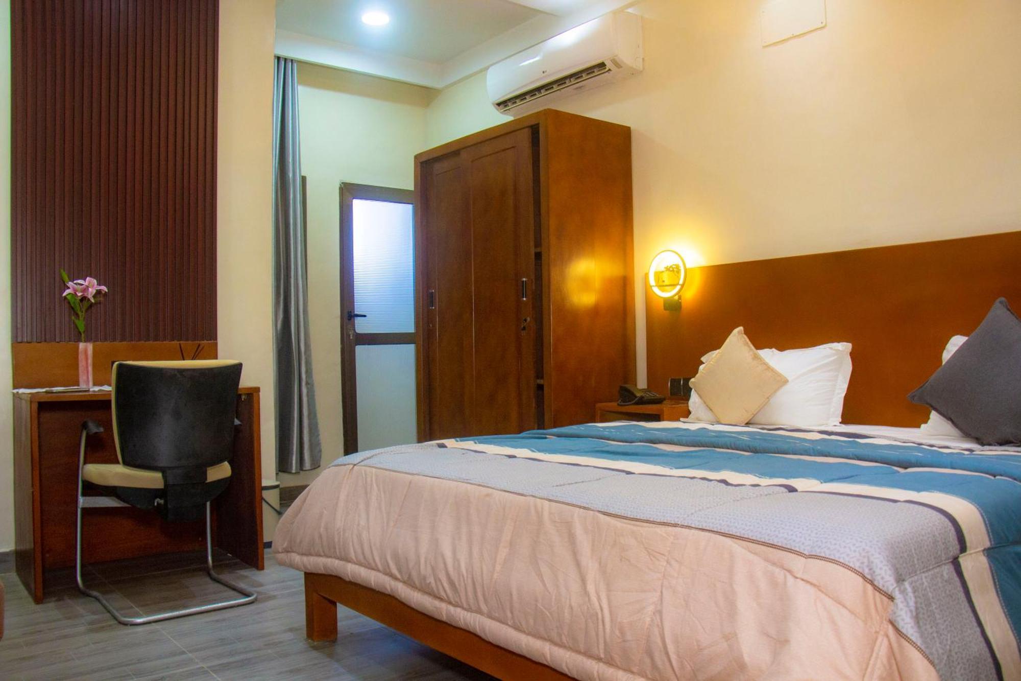Hotel L'Apero Cotonou Eksteriør billede