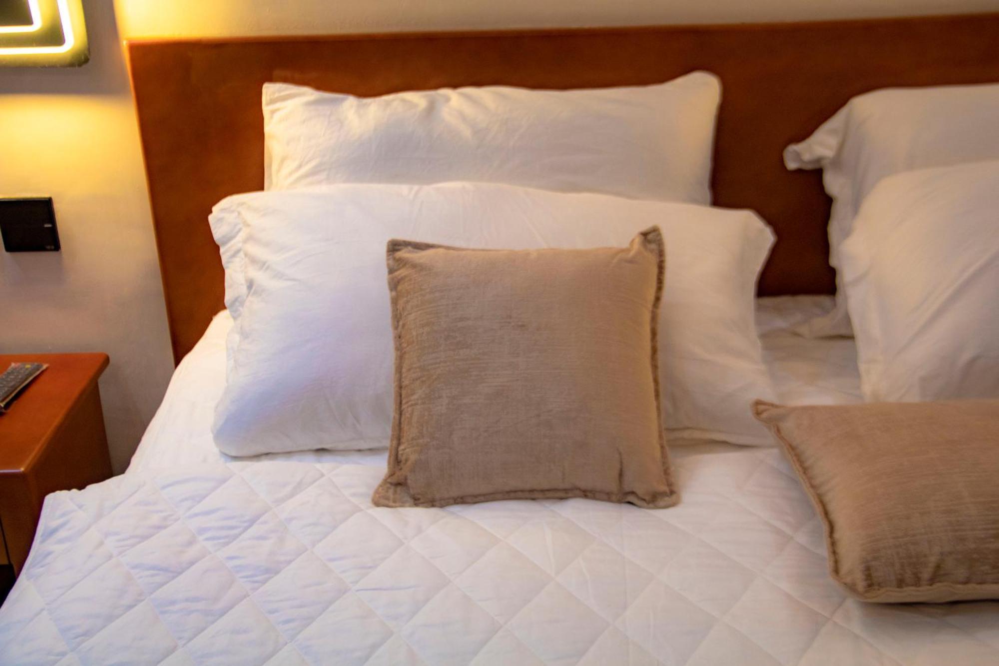 Hotel L'Apero Cotonou Eksteriør billede