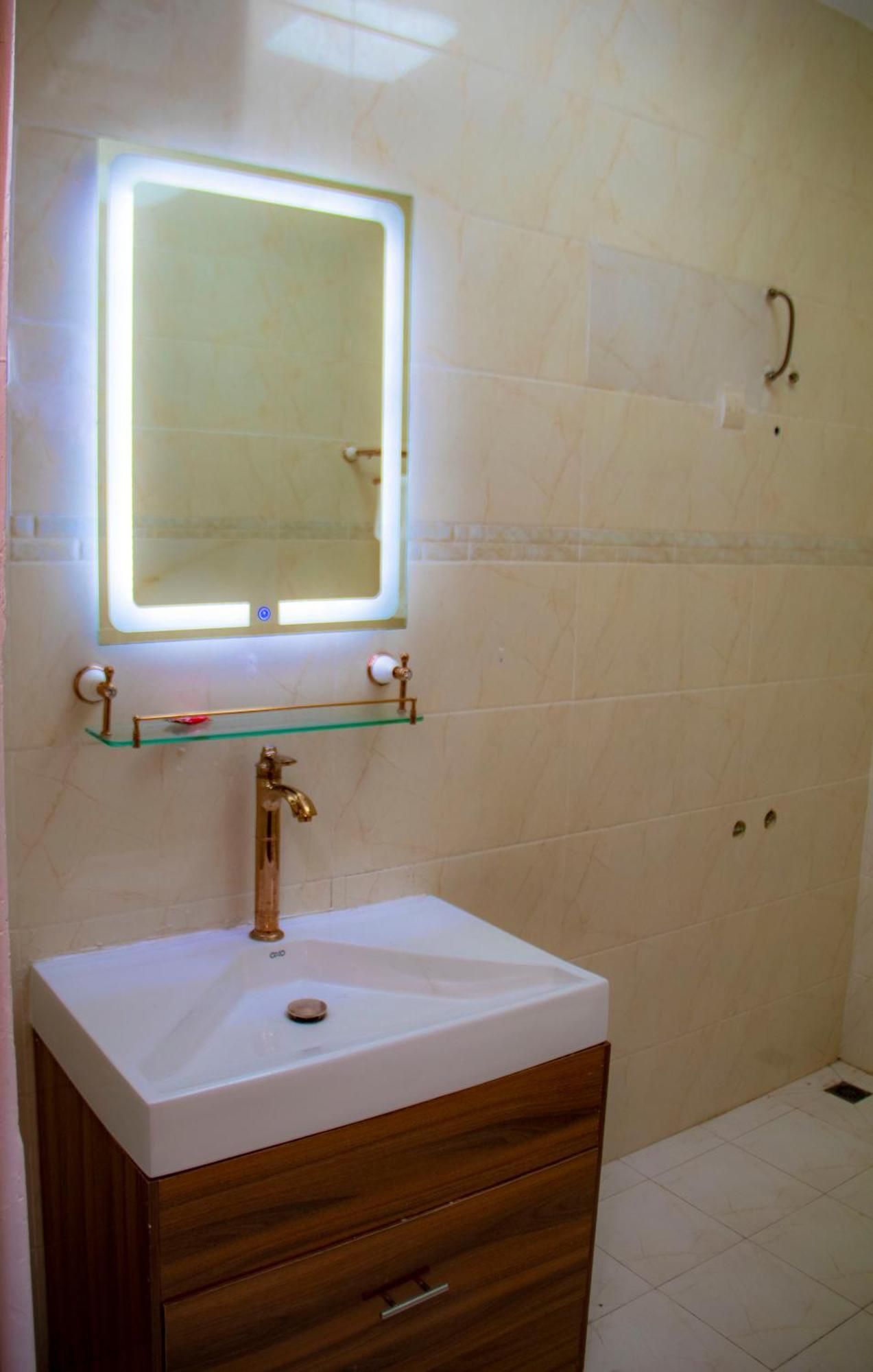 Hotel L'Apero Cotonou Eksteriør billede