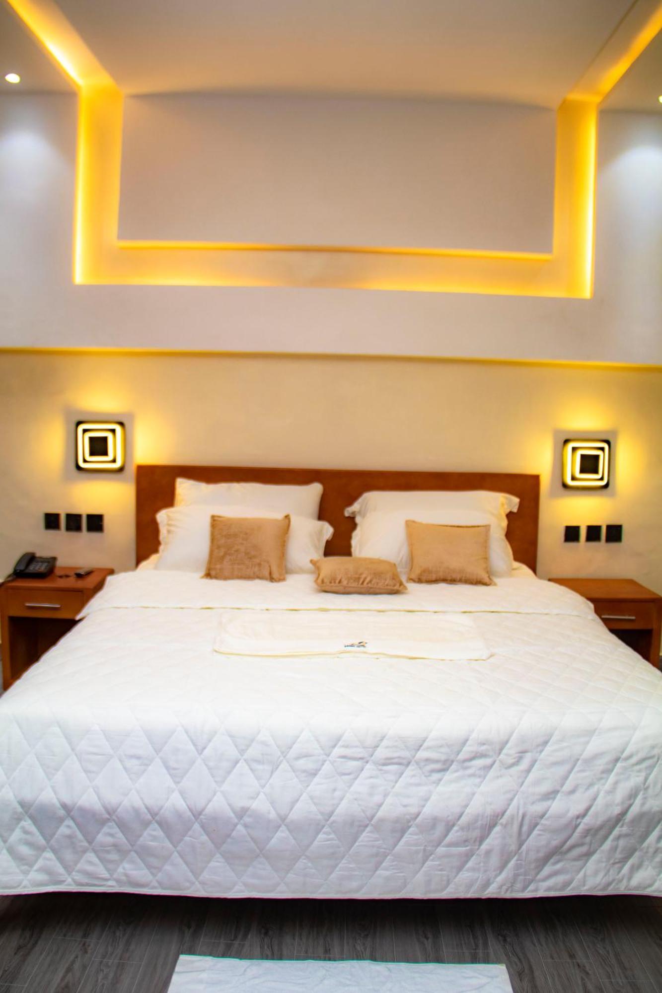 Hotel L'Apero Cotonou Eksteriør billede